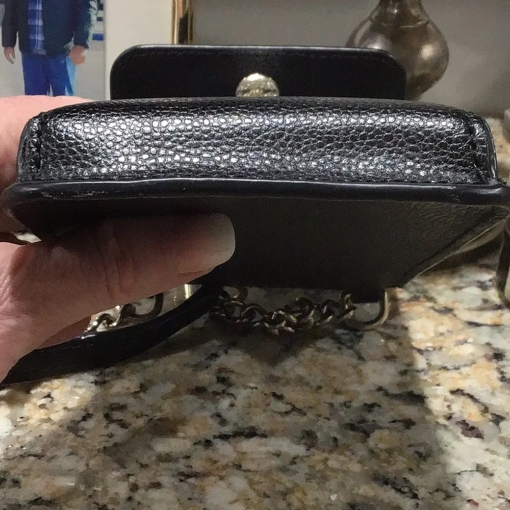 Kate Spade crossbody purse New York Pebble leather phone or wallet holder